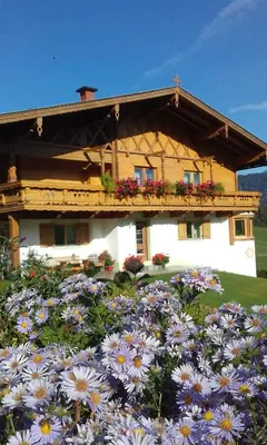 Ein Garten an der Unterkunft Ferienwohnungen Fahringer Diana
