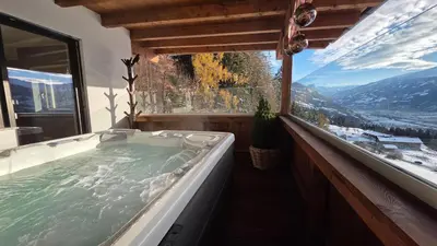 Ein allgemeiner Bergblick oder ein Berglick von der Ferienwohnung aus