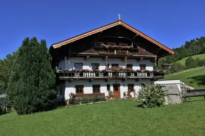 Das Gebäude in dem sich die Ferienwohnung befindet