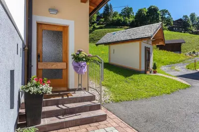 Das Gebäude in dem sich die Ferienwohnung befindet