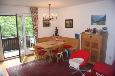 Ein Sitzbereich in der Unterkunft Alpenappartements Domicil by Hermann Weiss