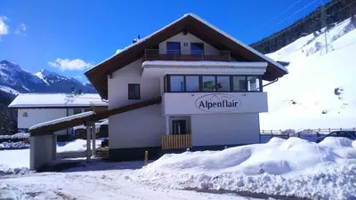 Ein allgemeiner Bergblick oder ein Berglick von der Ferienwohnung aus
