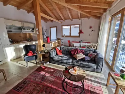 Ein Sitzbereich in der Unterkunft Modernes Chalet mit Terrasse und Parkplatz in den Alpen