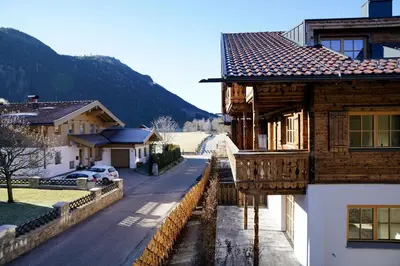 Ein allgemeiner Bergblick oder ein Berglick von der Ferienwohnung aus