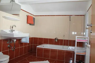 Ein Badezimmer in der Unterkunft Ferienwohnung Tummener