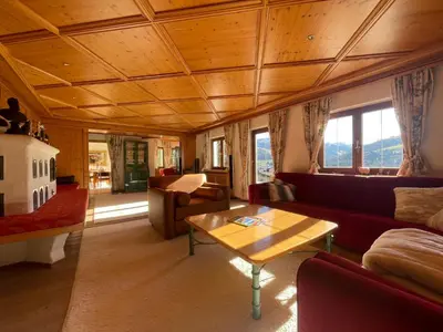 Ein Sitzbereich in der Unterkunft Villa Kitzbühel