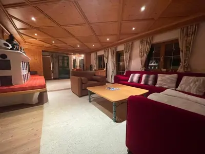 Ein Sitzbereich in der Unterkunft Villa Kitzbühel