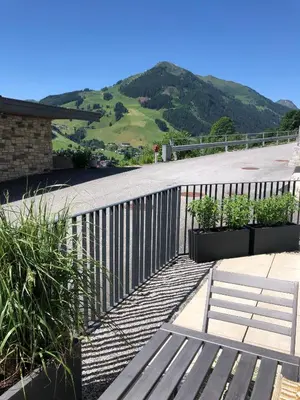 Ein allgemeiner Bergblick oder ein Berglick von der Ferienwohnung aus