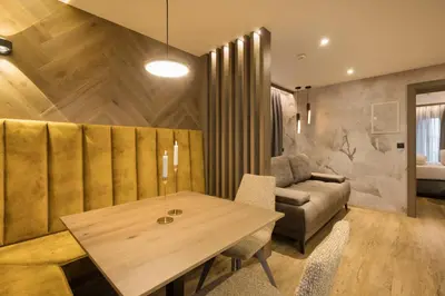 Ein Sitzbereich in der Unterkunft Hotel Garni Landhaus Platzer