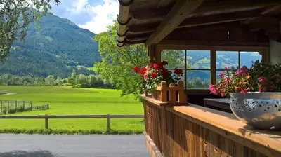 Ein allgemeiner Bergblick oder ein Berglick von der Ferienwohnung aus