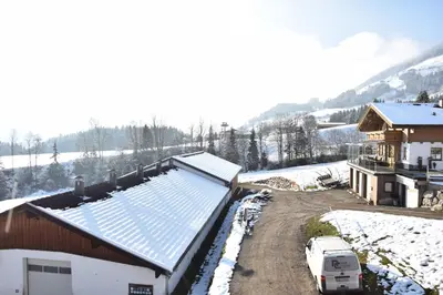 Ein allgemeiner Bergblick oder ein Berglick von der Ferienwohnung aus