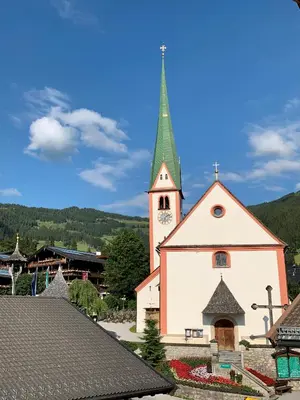 Ein allgemeiner Bergblick oder ein Berglick von der Ferienwohnung aus