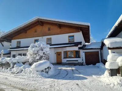 Haus Aschenwald im Winter