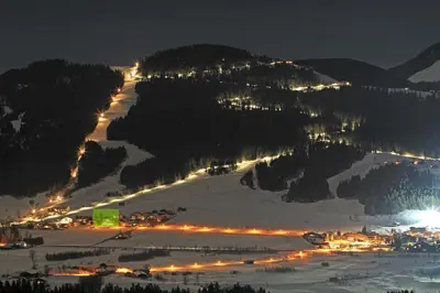 Ein allgemeiner Bergblick oder ein Berglick von des Hotels aus