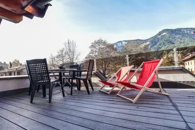 Ein allgemeiner Bergblick oder ein Berglick von der Ferienwohnung aus