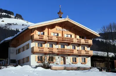 Ein allgemeiner Bergblick oder ein Berglick von der Ferienwohnung aus