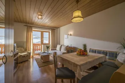 Ein Sitzbereich in der Unterkunft Pension Straifhof