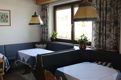 Ein Restaurant oder anderes Speiselokal in der Unterkunft Sportpension Therese