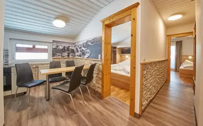 Ein Sitzbereich in der Unterkunft Ski & Bike Appartements Forsthaus