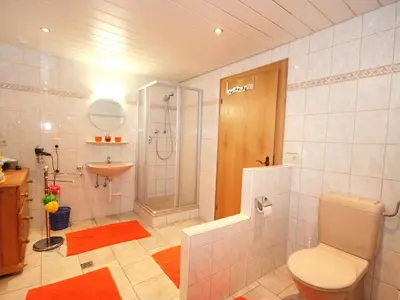 Ein Badezimmer in der Unterkunft Apartment Anita-2 by Interhome