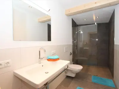 Ein Badezimmer in der Unterkunft Apartment Anita-2 by Interhome