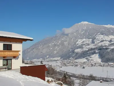 Ein allgemeiner Bergblick oder ein Berglick von der Ferienwohnung aus