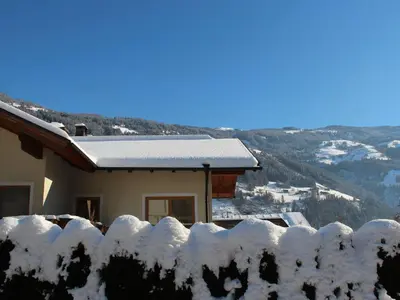 Ein allgemeiner Bergblick oder ein Berglick von der Ferienwohnung aus