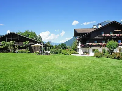Ein allgemeiner Bergblick oder ein Berglick von der Ferienwohnung aus
