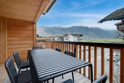 Ein allgemeiner Bergblick oder ein Berglick von der Ferienwohnung aus