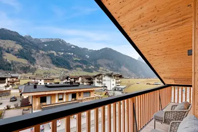 Ein allgemeiner Bergblick oder ein Berglick von der Ferienwohnung aus