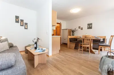 Ein Sitzbereich in der Unterkunft Bio-Bauernhof Niederlehen