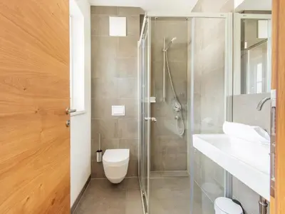 Ein Badezimmer in der Unterkunft Chalet in Niedernsill near Ski Slopes