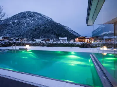 Ein allgemeiner Bergblick oder ein Berglick von des Hotels aus