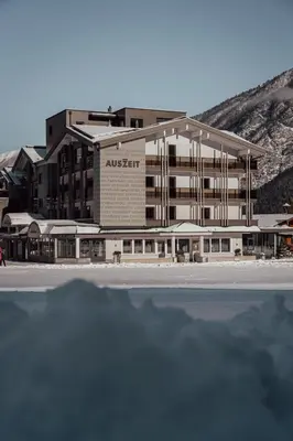 Ein allgemeiner Bergblick oder ein Berglick von des Hotels aus