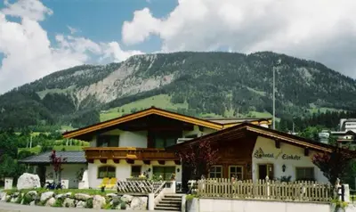 Ein allgemeiner Bergblick oder ein Berglick von der Ferienwohnung aus