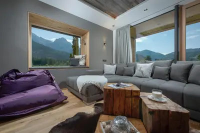 Ein allgemeiner Bergblick oder ein Berglick von der Ferienwohnung aus