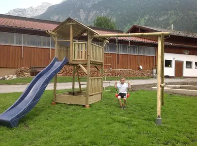 Ein Kinderspielbereich in der Unterkunft Denggalahof