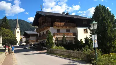 Ein allgemeiner Bergblick oder ein Berglick von der Ferienwohnung aus