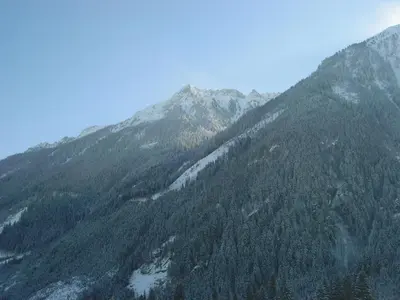 Ein allgemeiner Bergblick oder ein Berglick von der Ferienwohnung aus