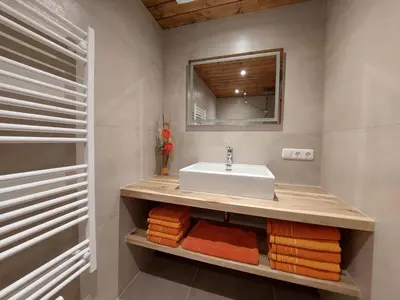 Ein Badezimmer in der Unterkunft Apartment Entalhof by Interhome