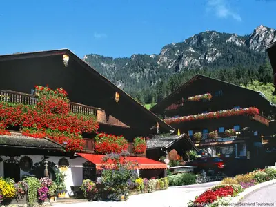 Ein allgemeiner Bergblick oder ein Berglick von der Ferienwohnung aus