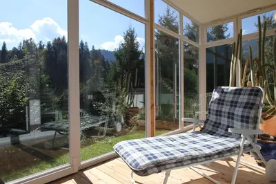 Ein allgemeiner Bergblick oder ein Berglick von der Ferienwohnung aus