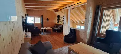 Ein Sitzbereich in der Unterkunft Chalet Ablon