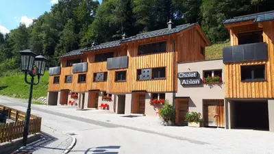 Das Gebäude in dem sich das Chalet befindet