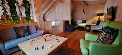 Ein Sitzbereich in der Unterkunft Chalet Ablon