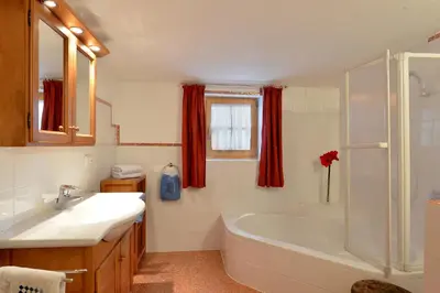 Ein Badezimmer in der Unterkunft Krumpenhof