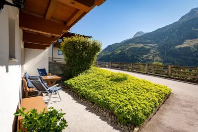Ein allgemeiner Bergblick oder ein Berglick von der Ferienwohnung aus