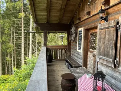 Ein Balkon oder eine Terrasse in der Unterkunft Wasserfallhütte Saalbach