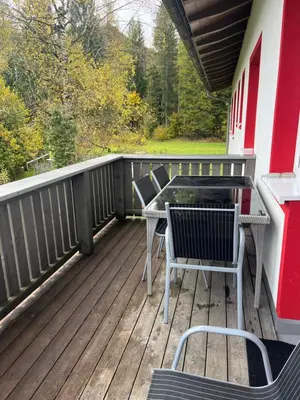 Ein Balkon oder eine Terrasse in der Unterkunft Ferienwohnung mit Blick auf die Buchensteinwand