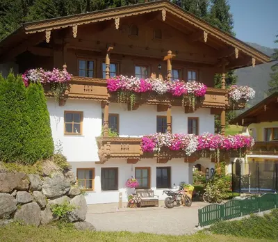 Ein Garten an der Unterkunft Ferienwohnung Eder